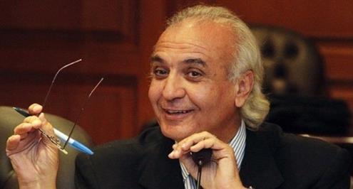 "زبيدة ثروت والتدخين".. أسامة خليل يكشف مواقفه مع بيليه وكارلوس ألبيرتو